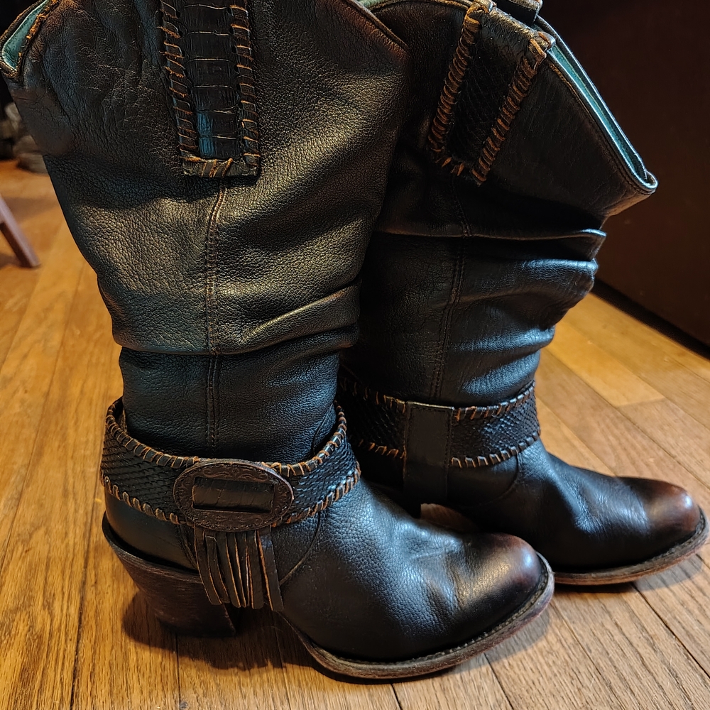Women's Black Leather Heeled Boots - Picture 2 of 2